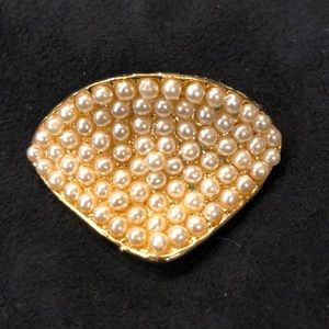 Pearl clip brooch pendant antique ,great shape!